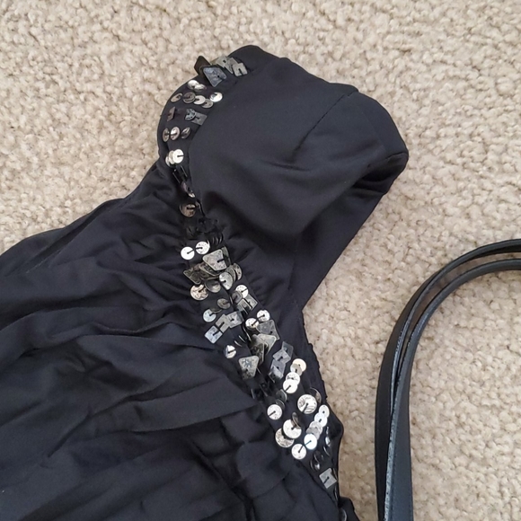 Mini dress - Picture 2 of 3